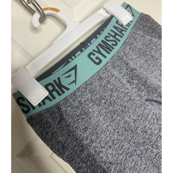 Women’s XS GYMSHARK Gray Seamless Active Crop Capri Leggings 16” Inseam - Picture 3 of 6
